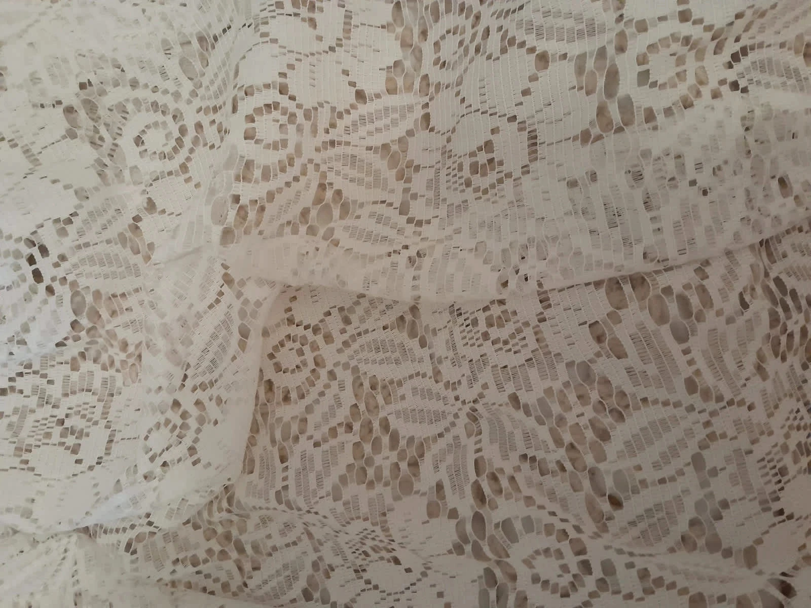 Longo véu de renda branca, mede 135cm X 163cm – photo 3